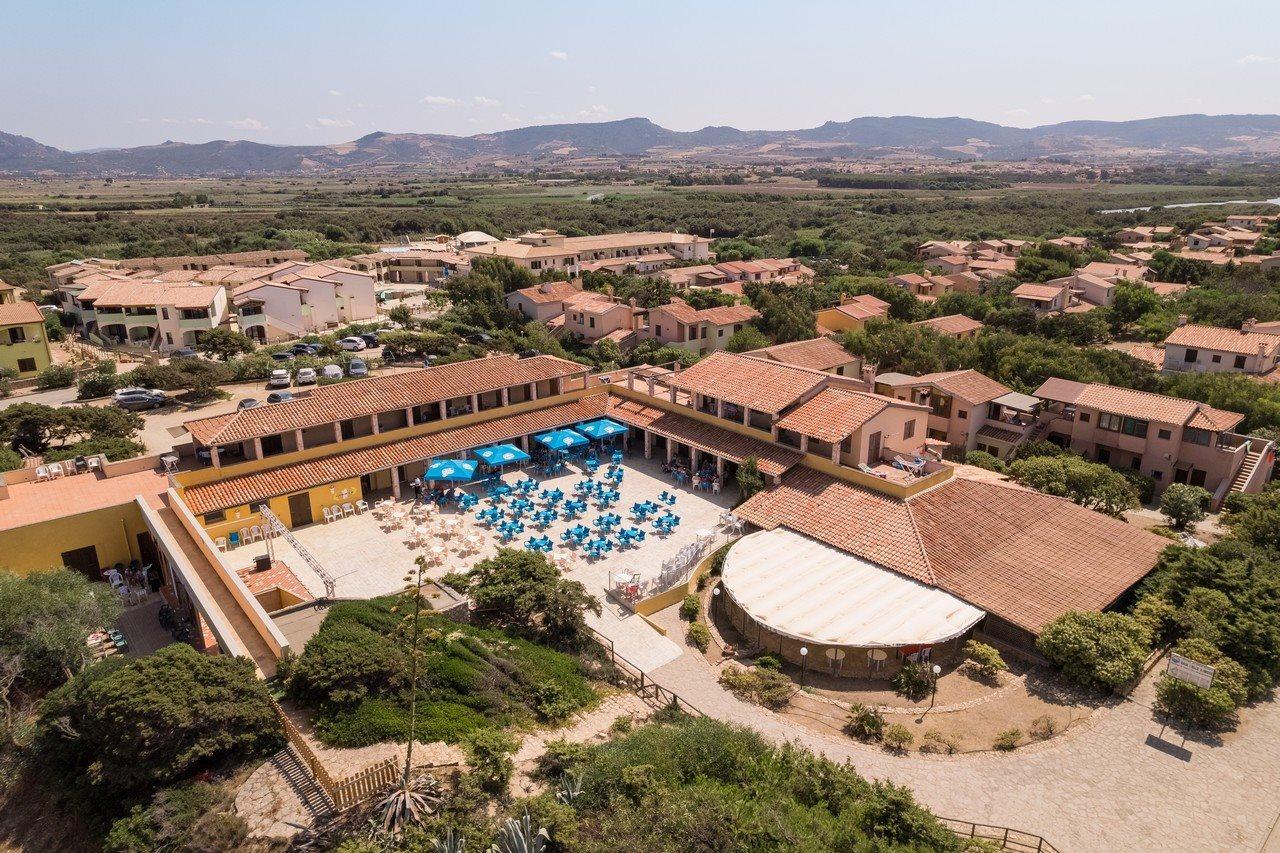 Aparthotel Baia delle Mimose Badesi Esterno foto