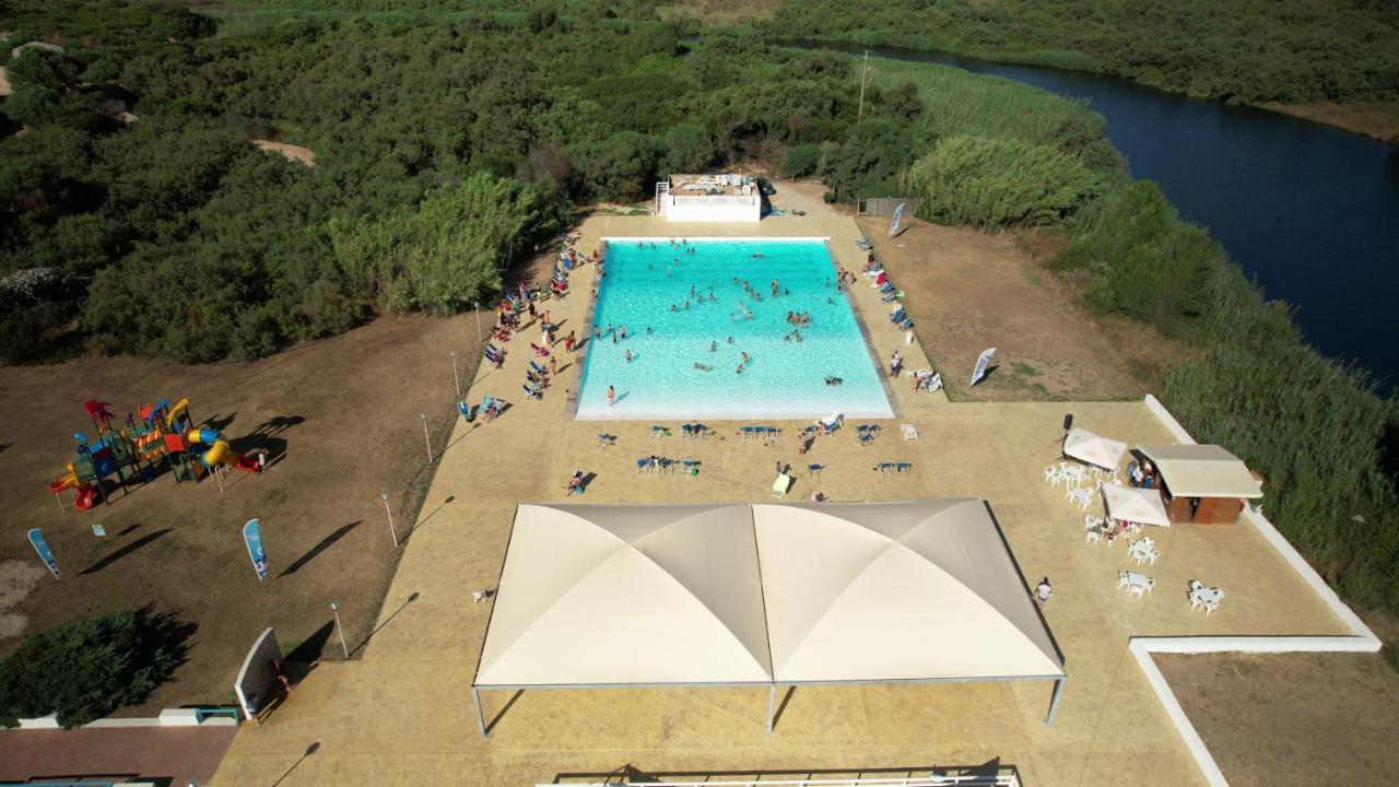 Aparthotel Baia delle Mimose Badesi Esterno foto