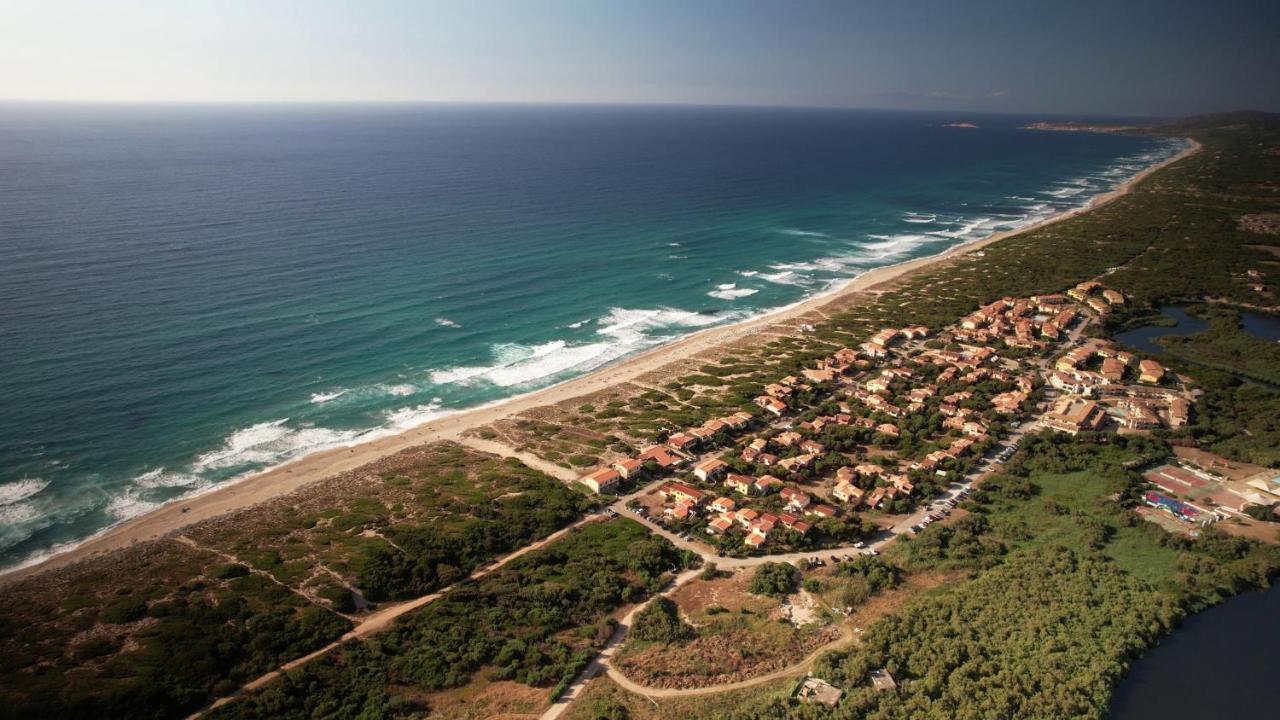 Aparthotel Baia delle Mimose Badesi Esterno foto
