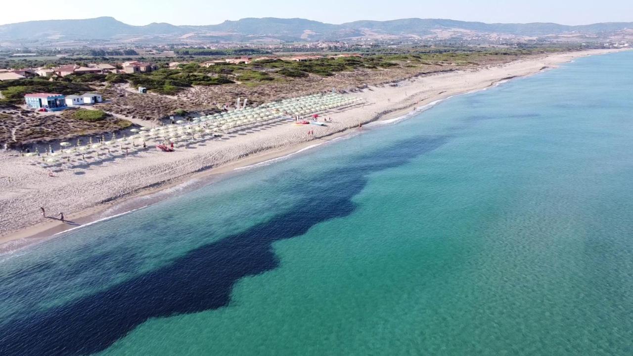 Aparthotel Baia delle Mimose Badesi Esterno foto