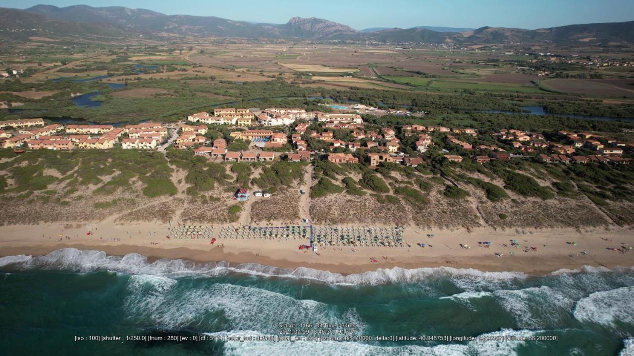 Aparthotel Baia delle Mimose Badesi Esterno foto