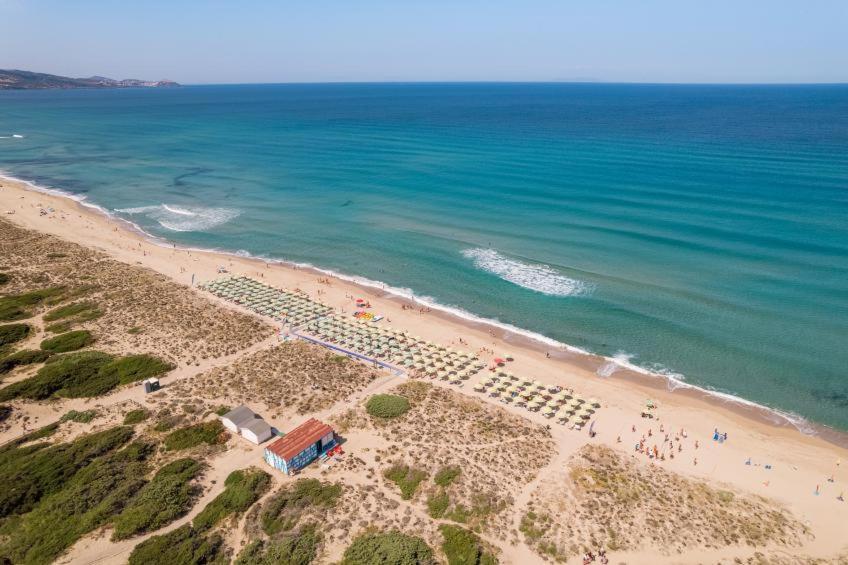 Aparthotel Baia delle Mimose Badesi Esterno foto