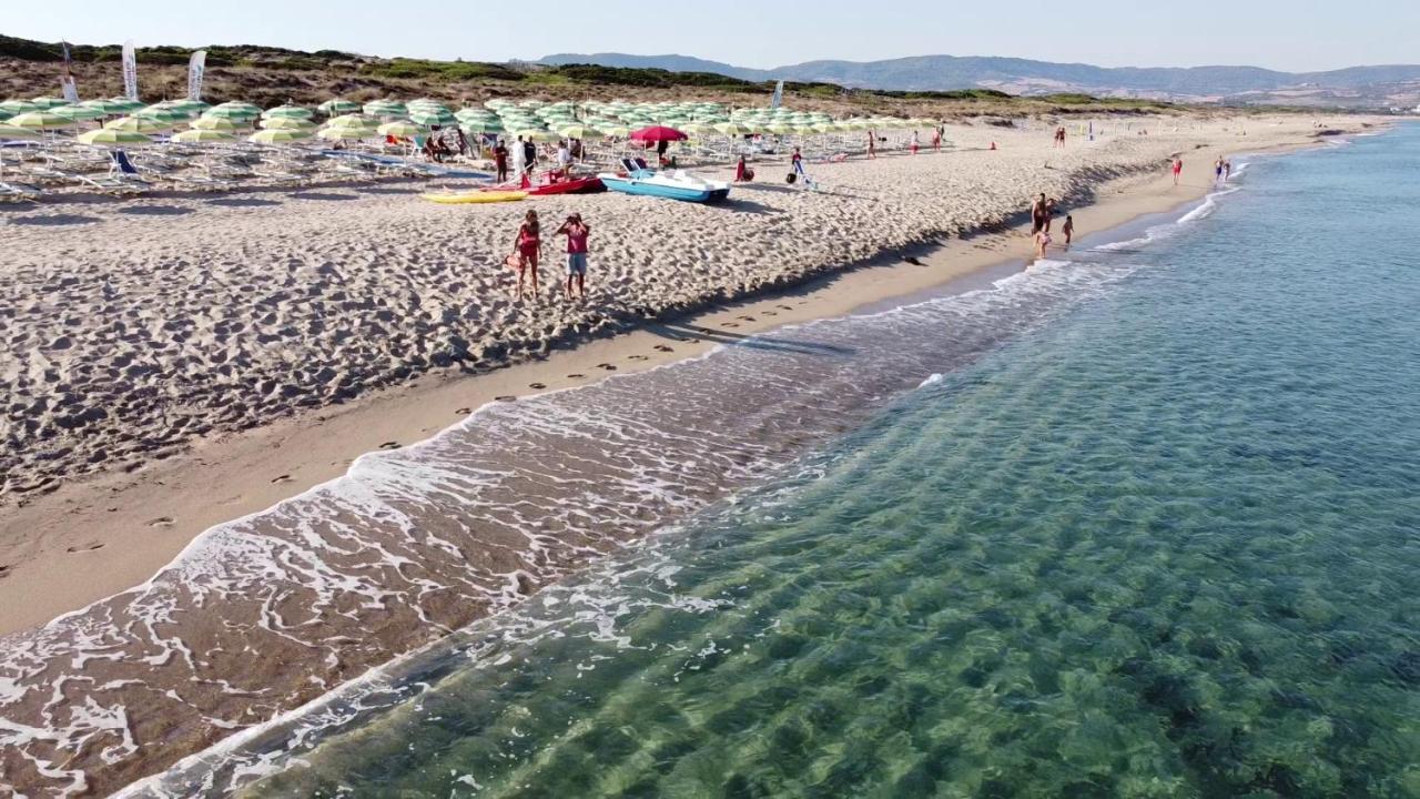 Aparthotel Baia delle Mimose Badesi Esterno foto
