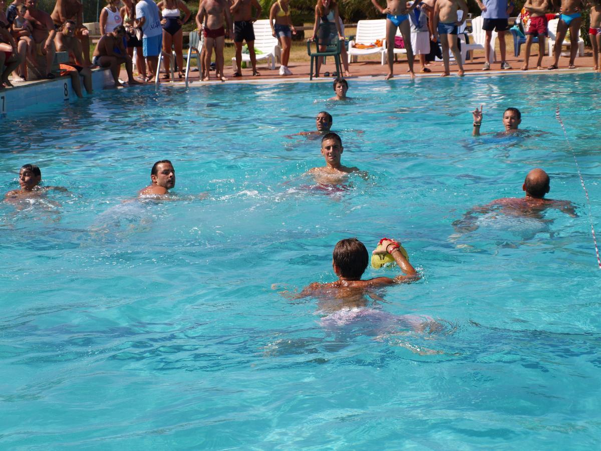 Aparthotel Baia delle Mimose Badesi Esterno foto