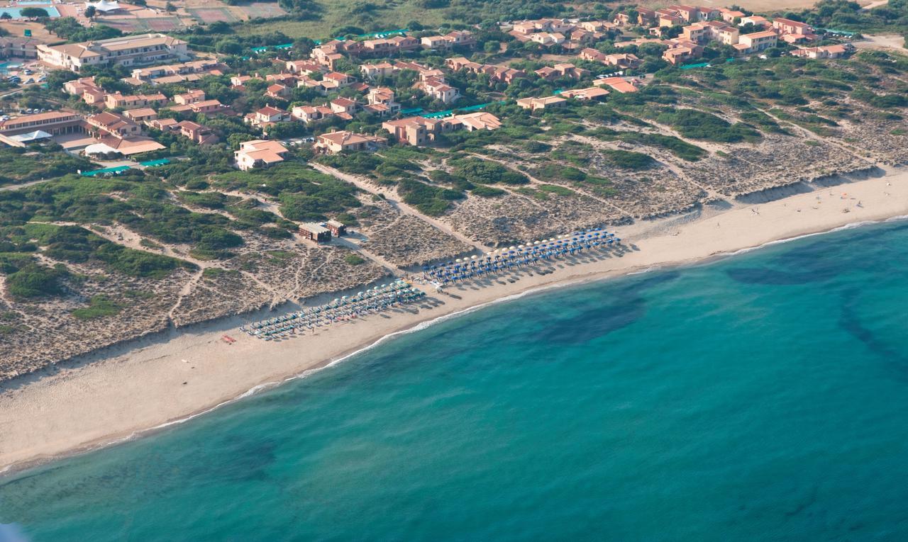 Aparthotel Baia delle Mimose Badesi Esterno foto